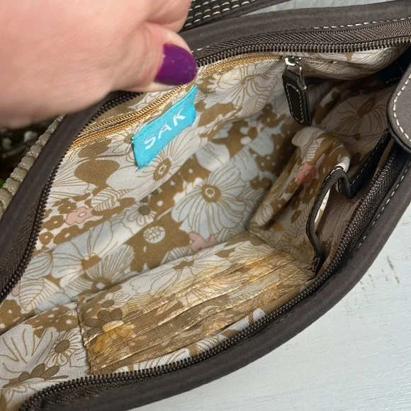 The SAK Tan and Brown Knit Leather Shoulder Bag w/ Hang Tag Leather Pad Bottom - Picture 8 of 16